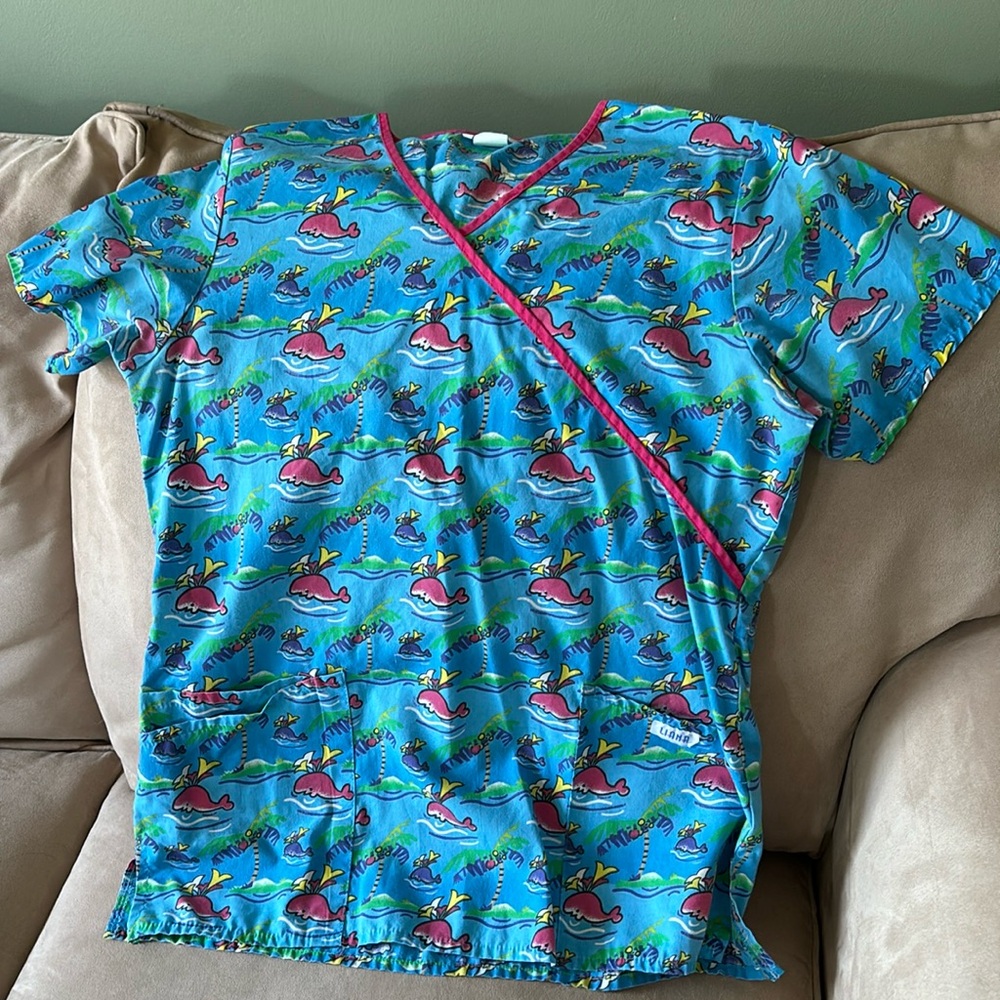 Liana scrub top size small